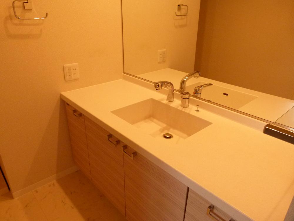 Same specifications photos (Other introspection). Same specifications