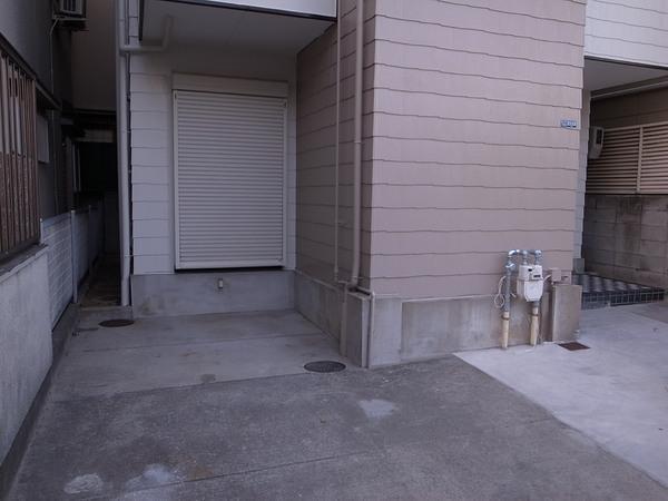 Parking lot. Convenient parking space two Allowed