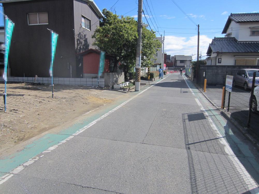 Local photos, including front road. Local (11 May 2013) Shooting