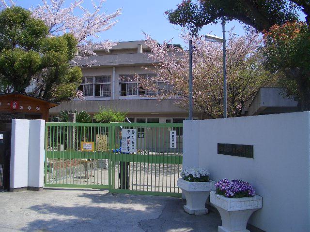 Primary school. 680m to the first elementary school Chisato