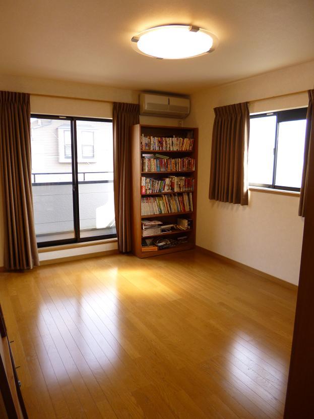 Non-living room. Indoor (11 May 2013) Shooting