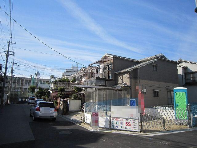 Local photos, including front road. Local (December 9, 2013) Shooting