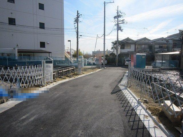 Local photos, including front road. Local (December 9, 2013) Shooting