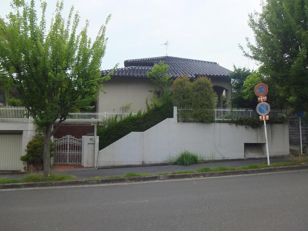 Local appearance photo. Local (July 2013) Shooting ・ Senri New Town "Fujishirodai"