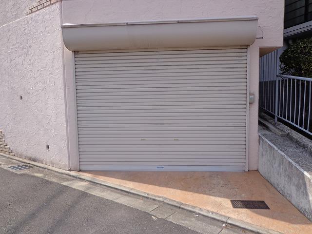 Parking lot. Garage dug remote shutter