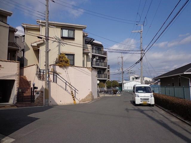 Local photos, including front road. Front road (2)