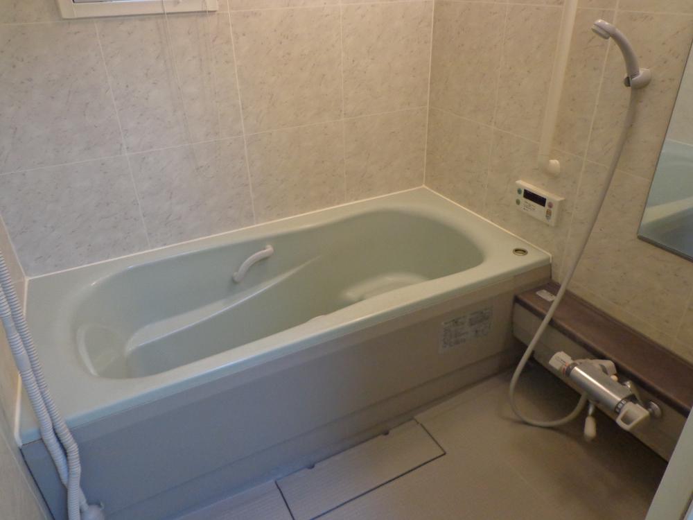 Bathroom. Indoor (04 May 2013) Shooting