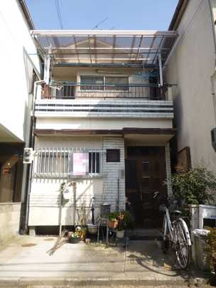 Local appearance photo. Shooting from the southwest side.