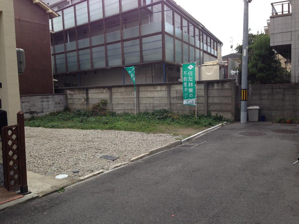 Local photos, including front road. Local shooting