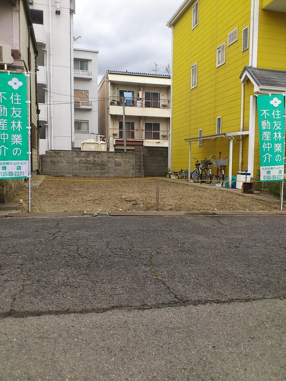 Local photos, including front road. Local (12 May 2013) Shooting