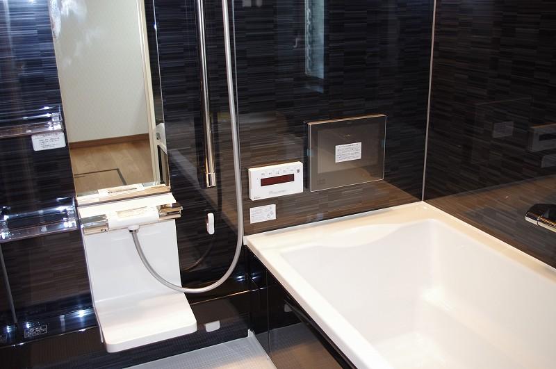 Bathroom.  [Model house: bathroom]  Bathroom TV comes with! Because even in the middle of the TV is child us toward the bath without harassment prove to be a strong ally of the mom!? Room (August 2013) Shooting