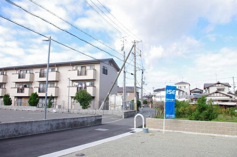 View photos from the local. View from the site (November 2013) Shooting