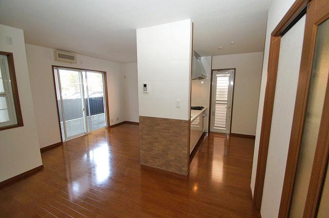 Living. Cross re-covered settled