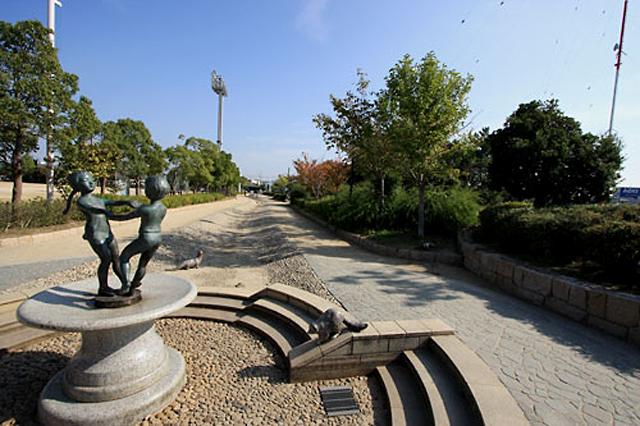 park. Some of the ground it is also 800m baseball until the duck park "duck park"