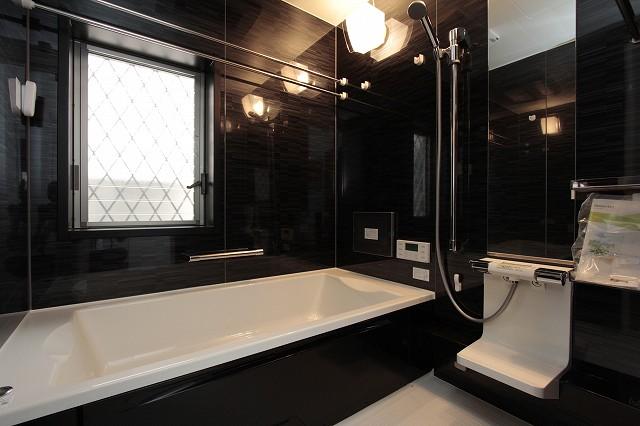 Bathroom.  [Model house (No. 1 point)]  It comes with popular equipment of Ise housing "Bathroom TV"! Of course slowly enjoy the bus time, Children are us toward without harassment even in the middle of the TV!  (July 2013) Shooting