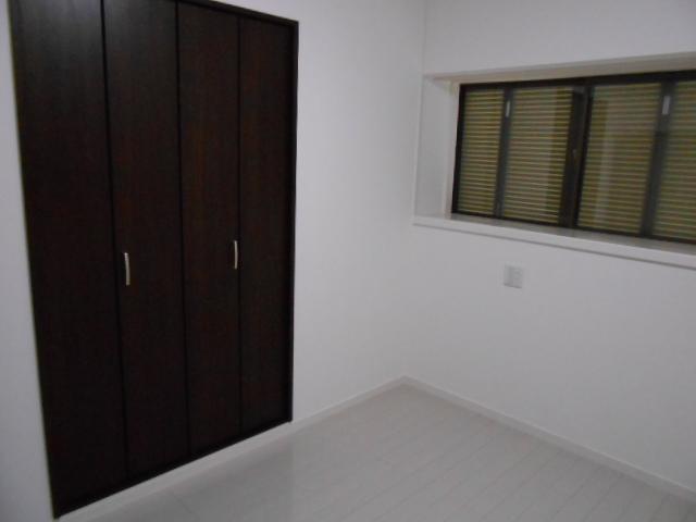 Non-living room. Indoor (10 May 2013) Shooting