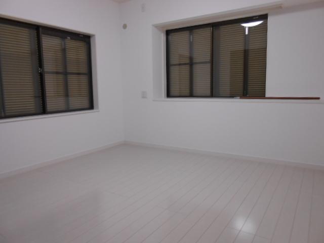 Non-living room. Indoor (10 May 2013) Shooting