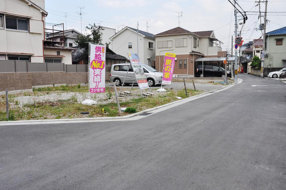 Local photos, including front road. Shooting on site
