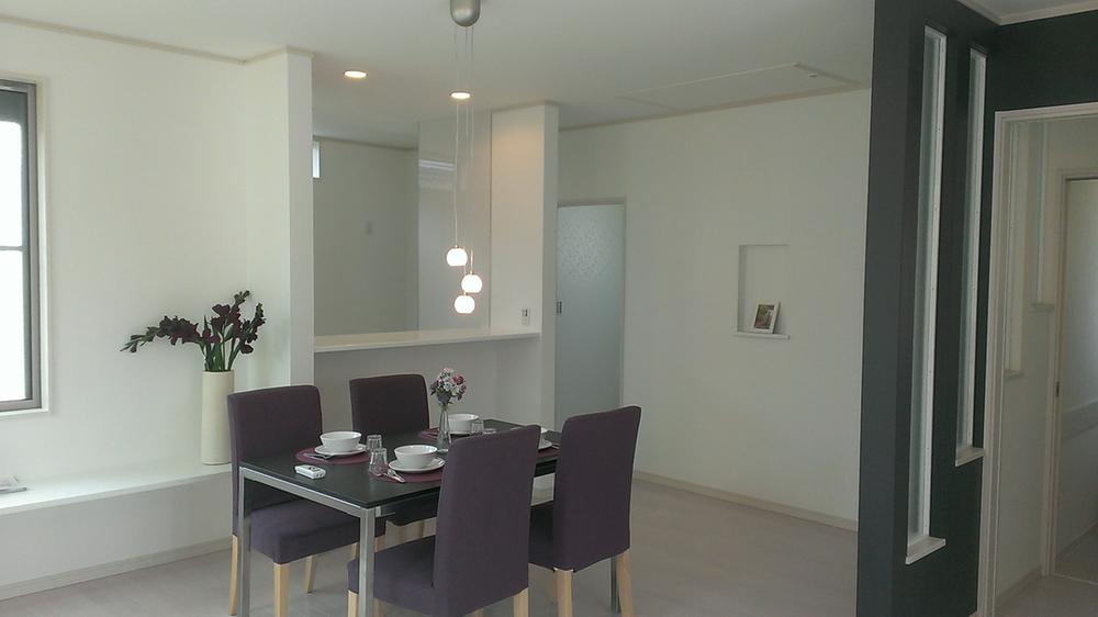 Living. 23.5 tatami mats of living, Spacious and comfortable.