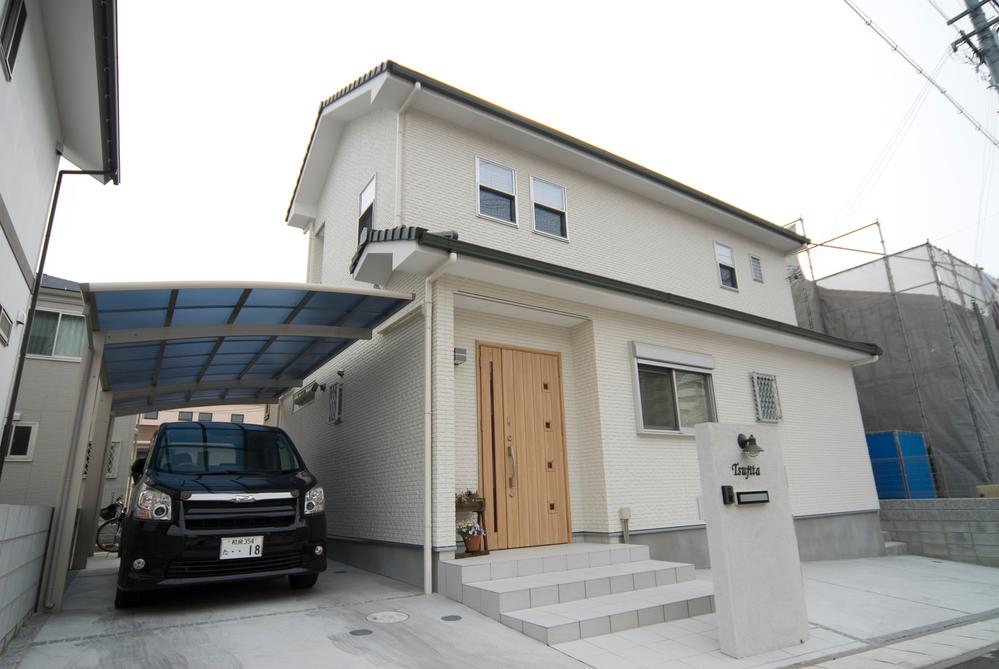 Building plan example (exterior photos). Building plan example