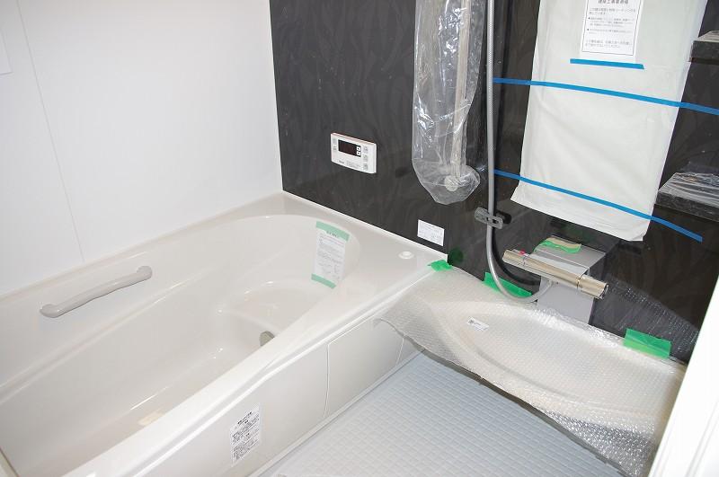 Bathroom. It is a bath with a peace of mind even on rainy days "bathroom dryer". It is wide enough to heal daily fatigue of the tub. Room (May 2013) Shooting