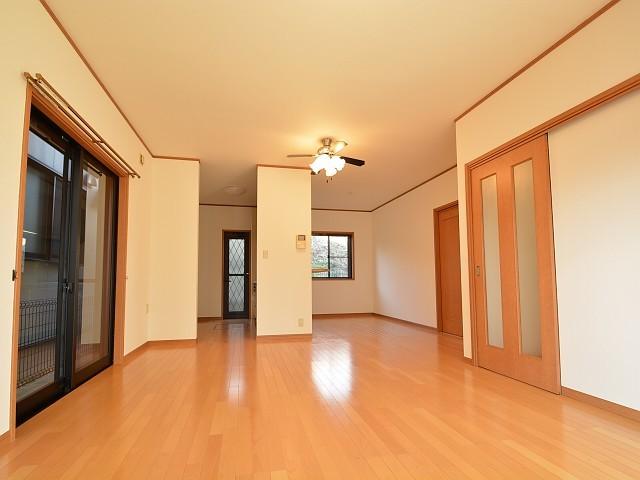 Living. Takatsuki Kamihamuro 3-chome living