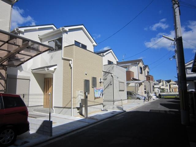 Local photos, including front road. It was taken by local