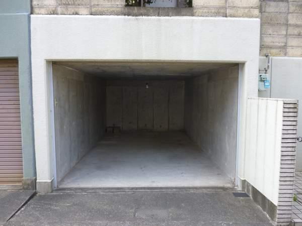 Parking lot. Excavation garage height 2m