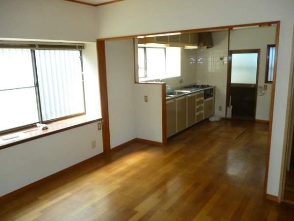 Living. With two bay windows bright LDK