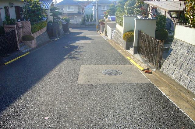 Local photos, including front road. Local (12 May 2013) Shooting