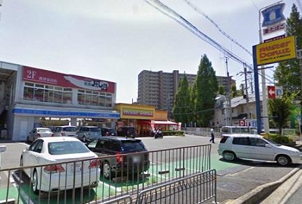 Convenience store. 629m until Lawson Takatsuki Ohata-cho shop