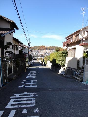 Local photos, including front road. Frontal road
