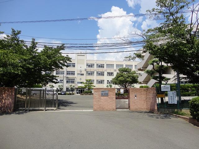 Other local. Takatsuki eighth Junior High School