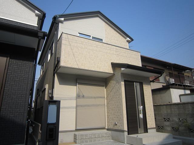 Local photos, including front road. Local (December 6, 2013) Shooting