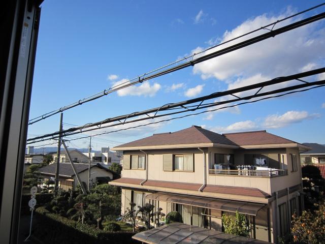 View photos from the dwelling unit. Shooting in the indoor