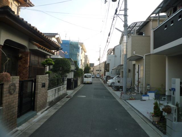 Local photos, including front road. Local (12 May 2013) Shooting