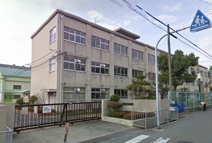 Primary school. 1103m to Takatsuki Tatsuiwa hand Elementary School