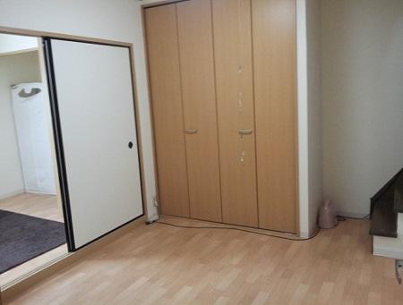 Living. There is a storage compartment also in the living room, Not troubled in the housing!