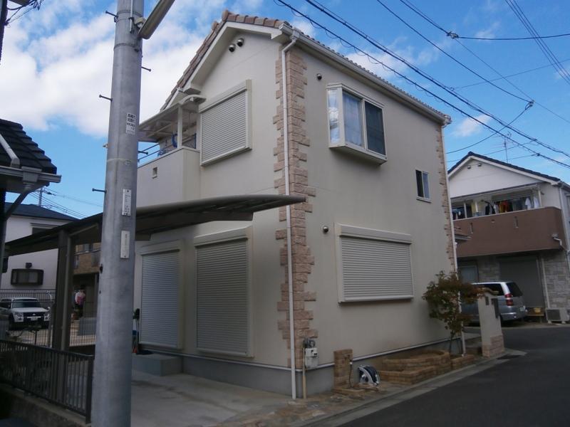 Local photos, including front road. Local (11 May 2013) Shooting