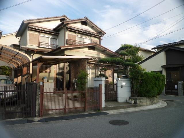 Local appearance photo. Local (10 May 2013) Shooting