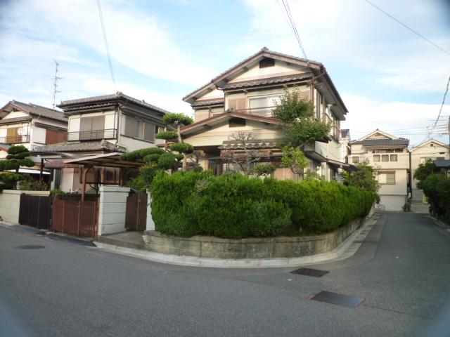 Local appearance photo. Local (10 May 2013) Shooting