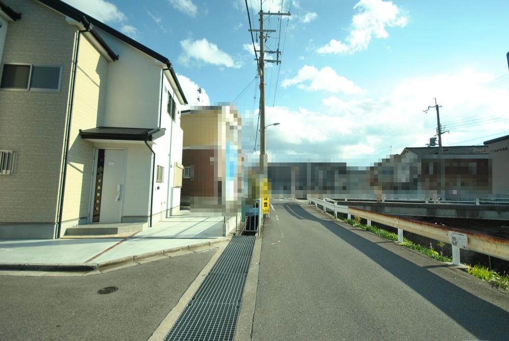 Local photos, including front road. Local (12 May 2013) Shooting