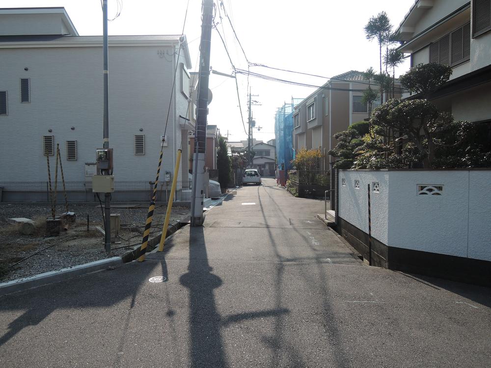 Local photos, including front road. Local (11 May 2013) Shooting