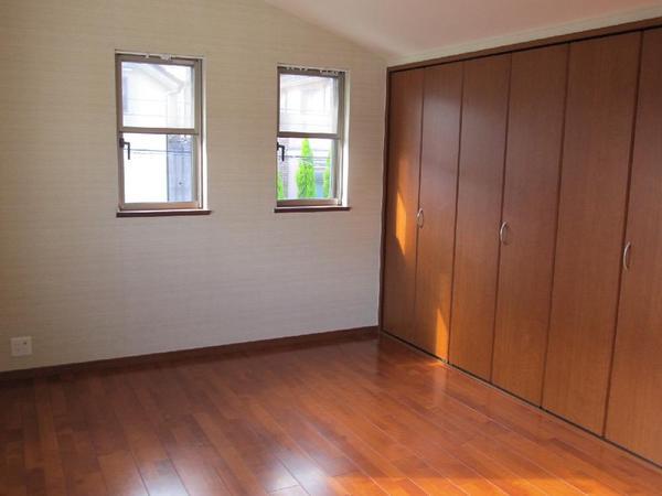 Non-living room. Western is a 7-tatami room.