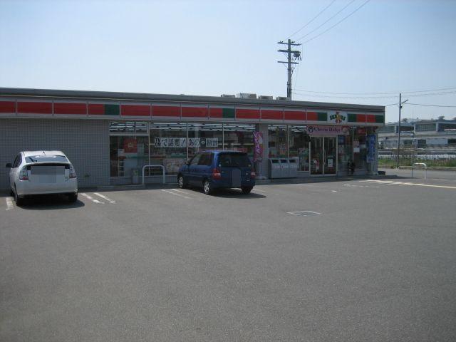 Convenience store. 1105m until Thanksgiving Takatsuki Asahi shop