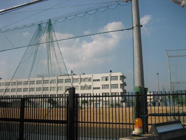 Primary school. 826m to Takatsuki Tatsukanmuri Elementary School