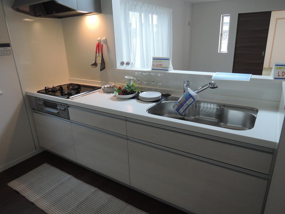 Kitchen. Indoor (12 May 2013) Shooting