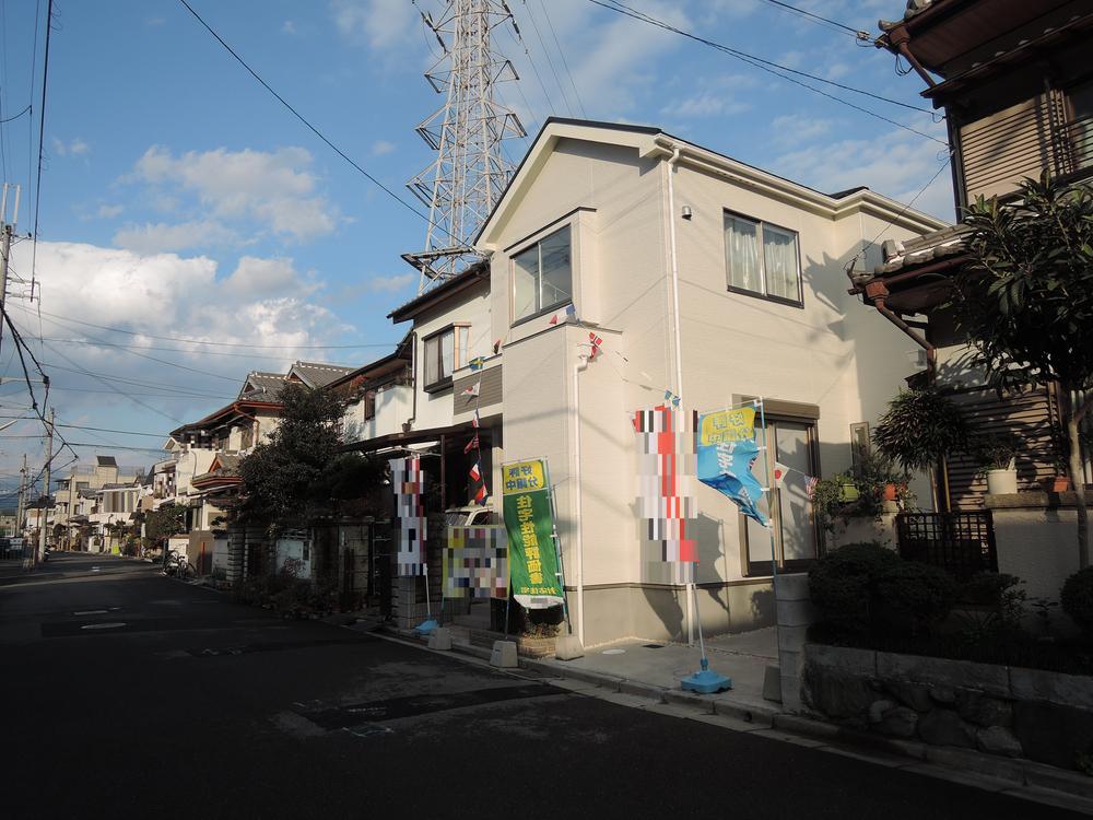 Local appearance photo. Local (12 May 2013) Shooting