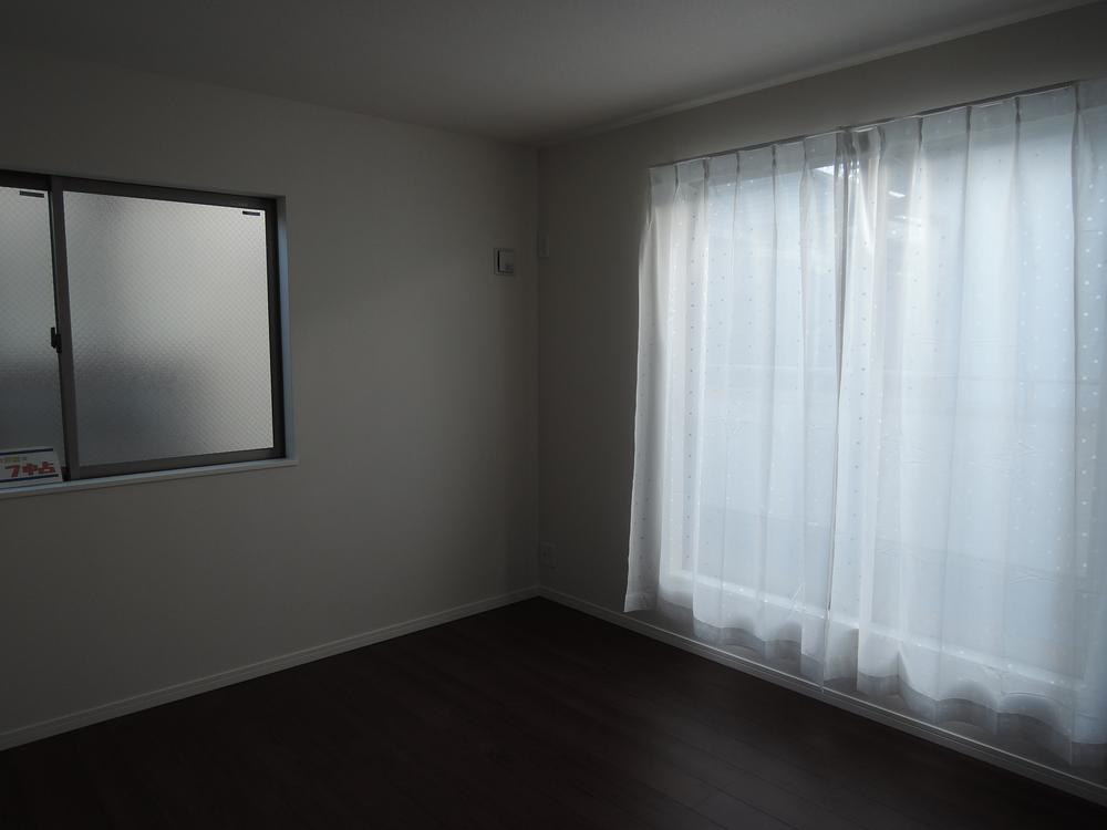 Non-living room. Indoor (12 May 2013) Shooting