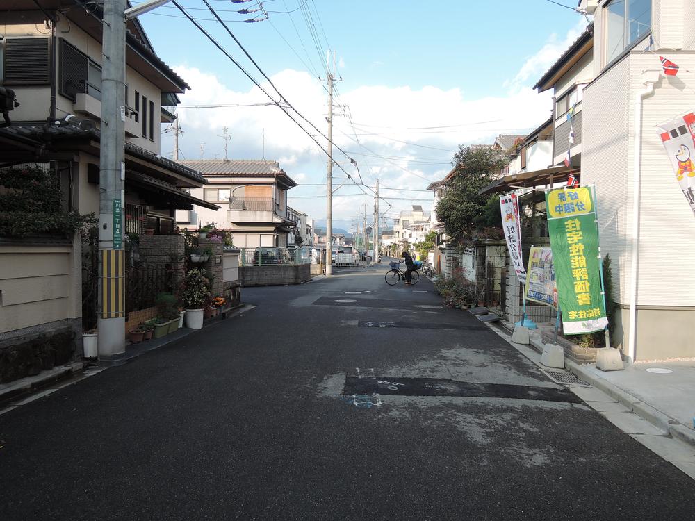 Local photos, including front road. Local (12 May 2013) Shooting